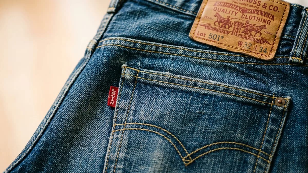 Jak rozpoznać oryginalne jeansy Levi's — kompletny poradnik — poradnik WyprzedażCiuchów