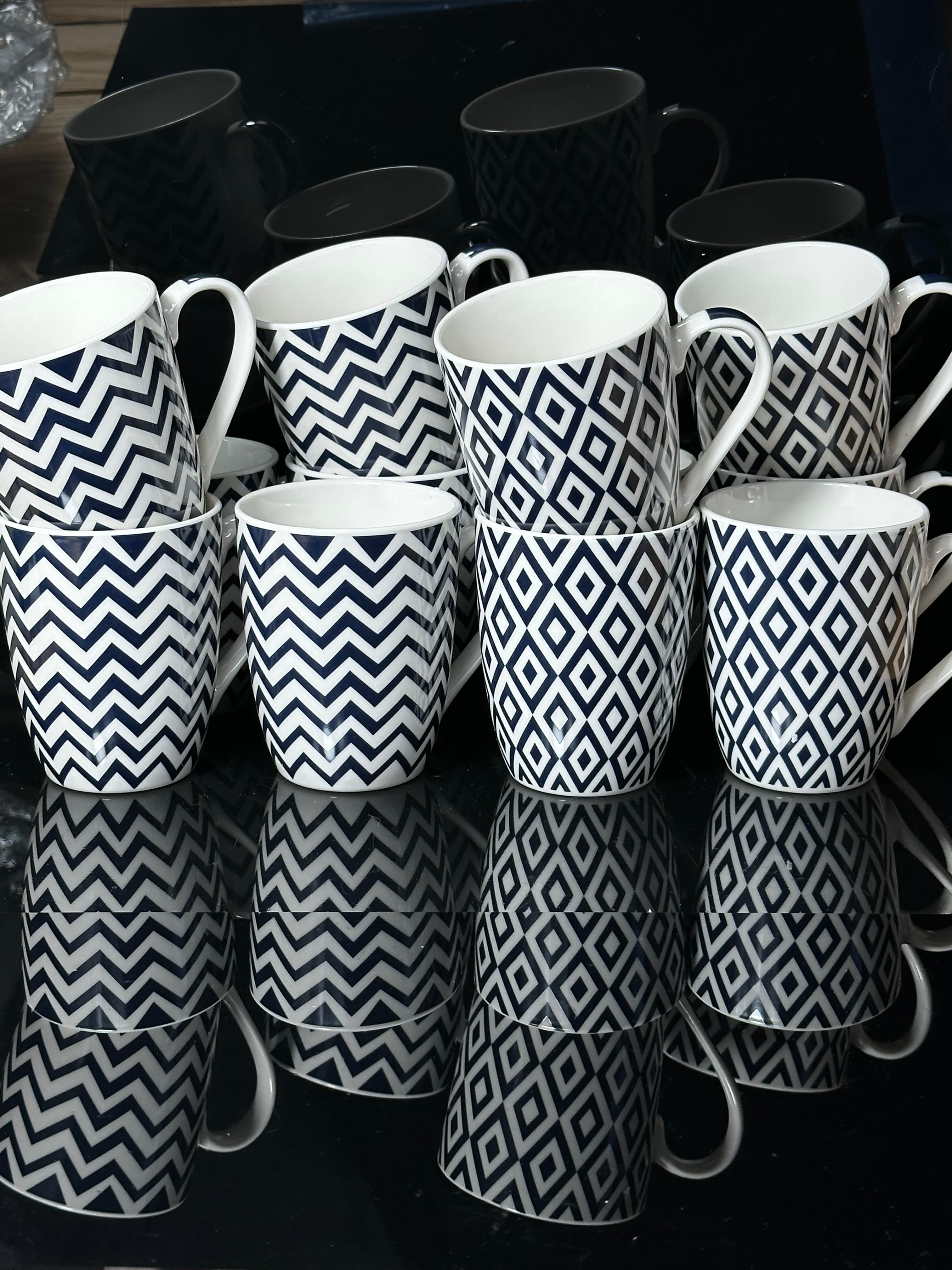 12 kubków porcelana – zdjęcie 1